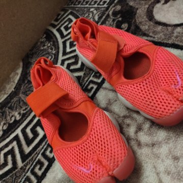 Сандалии Nike