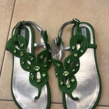 Фирменные босоножки