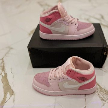 Кроссовки Новые Nike air Jordan 1