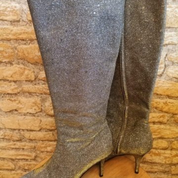 Продам новые кожаные сапоги Zara Зара