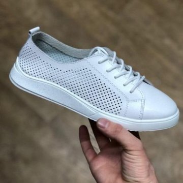 Женские кожаные кроссовки