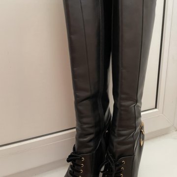 Сапоги Louis Vuitton