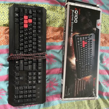 Клавиатура Bloody Q100