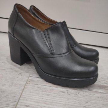 Ботинки кожаные женские