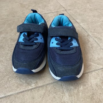 Кроссовки детские