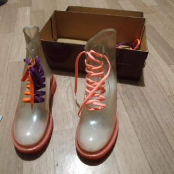 Прозрачные резиновые ботинки