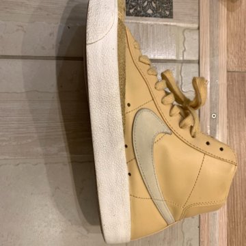 nike blazer mid 77