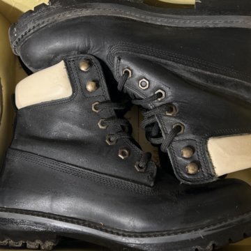 Ботинки со шнуровкой