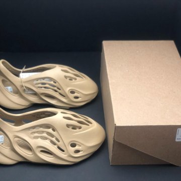 Yeezy Foam RNR Ochre 4US 35.5RU