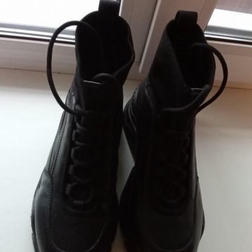 Кроссовки кожангые