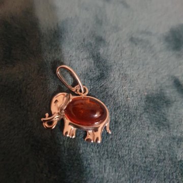 Кулон слон янтарь и серебро