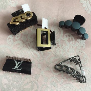 Заколки для волос