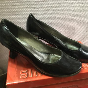 Туфли лакированные