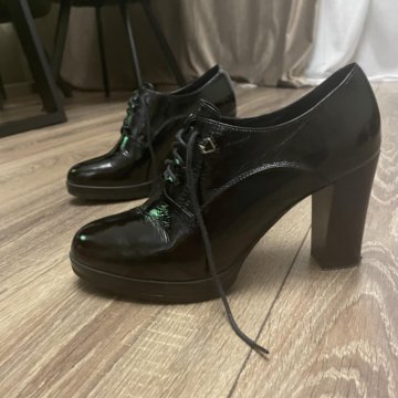 Ботинки женские