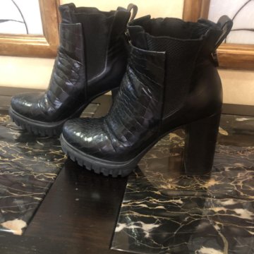 Ботинки осенние на высоком каблуке Loriblu, 37