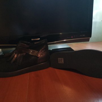 Ботинки женские, размер 38.