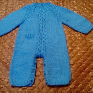 Комбинезон вязаный.