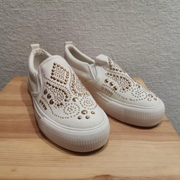 Слипоны белые новые 37р