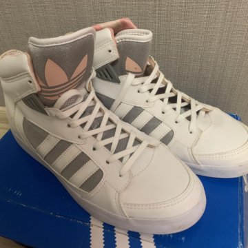 Кроссовки Adidas