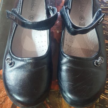 Туфли детские на девочку