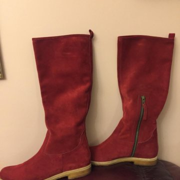 Сапоги 40р нат замша на каучуковой подошве Италия.