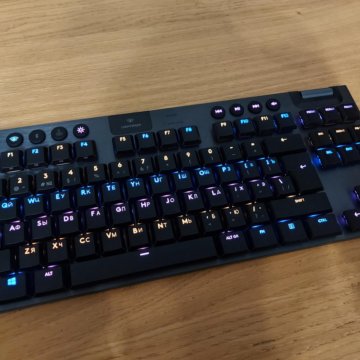 Logitech g915tkl