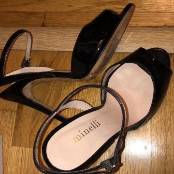 Босоножки кожа