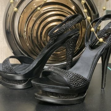 Вечерние босоножки