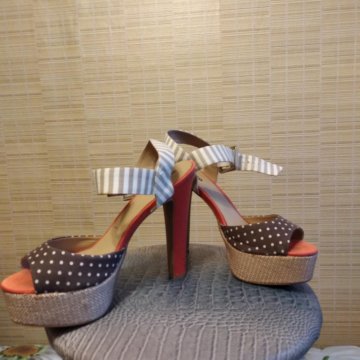 Босоножки р.39