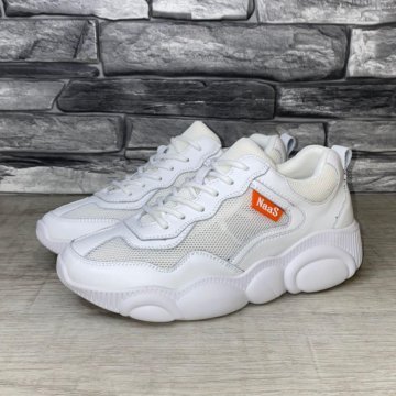 Кроссовки Naas белые