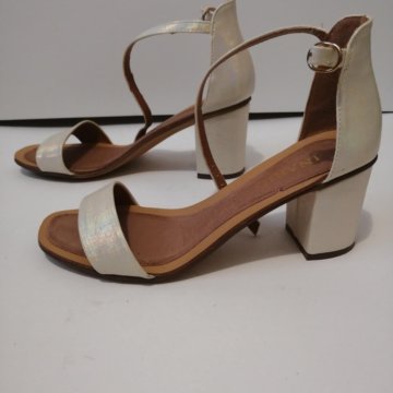 Босоножки, р. 37