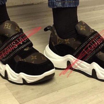 Кроссовки LV