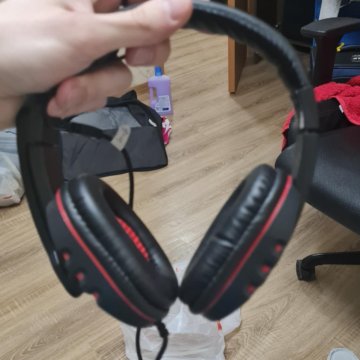 Наушники с микрофоном