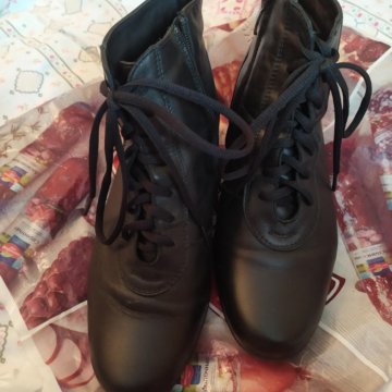 Женская кожаная обувь пакетом (40-41)