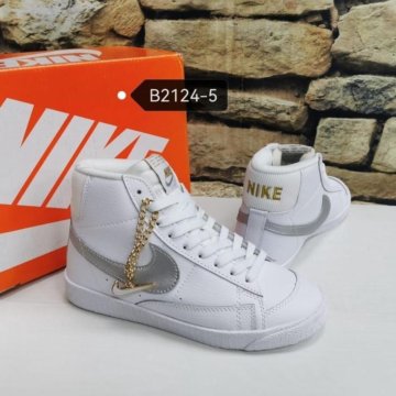 Кроссовки Nike Blazer Mid 77
