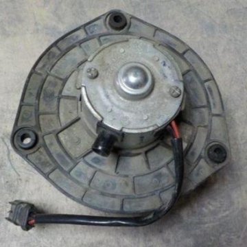 Моторчик печки ваз 2110. Мотор отопителя 2112. Моторчик печки ваз 2110. Мотор печки 2112. Моторчик печки ваз 2110.