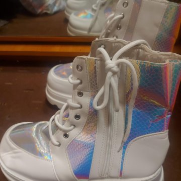 Ботинки женские яркие