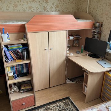 Кровать-чердак со столом и шкафом – купить в Москве, цена 6 000 руб ...