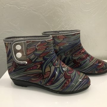 Резиновые сапоги ботинки