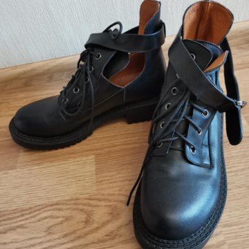 Ботинки грубые на 24,5 см