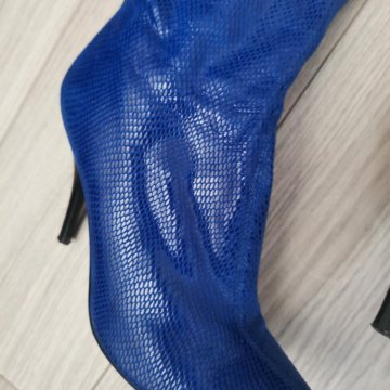 Изумительные сапоги женские Италия