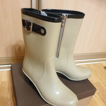 Резиновые сапоги женские