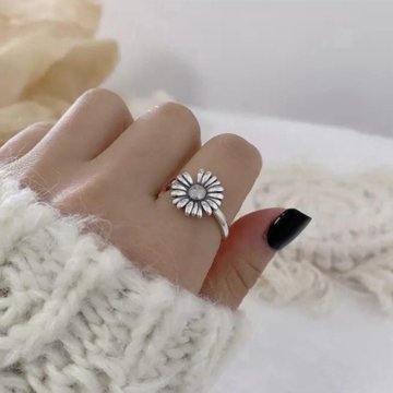 Серебряное кольцо новое