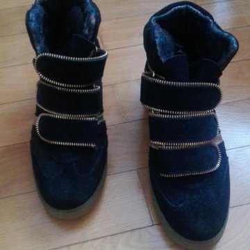 Ботинки на танкетке