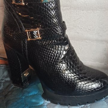 Сапоги новые 38р