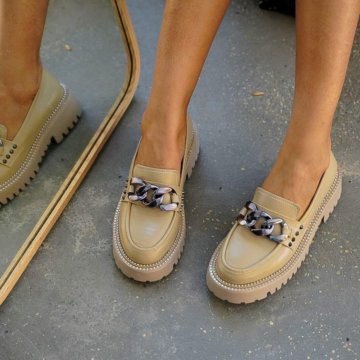 Лоферы с цепочкой из натуральной кожи на платформе