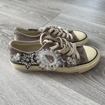 Кеды с камнями новые