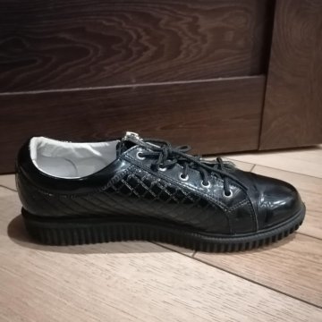 Женские ботинки