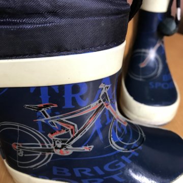 Резиновые сапожки