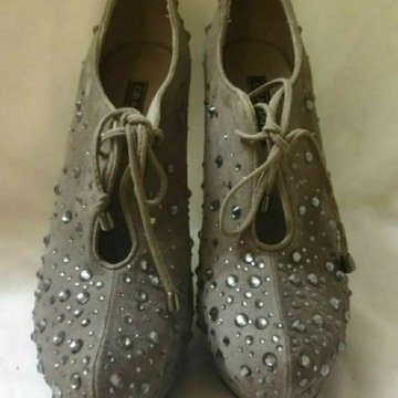 Туфли со стразами на шпильке р.38